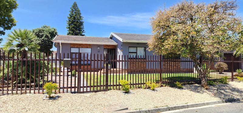 3 Bedroom Property for Sale in Glenhaven Western Cape